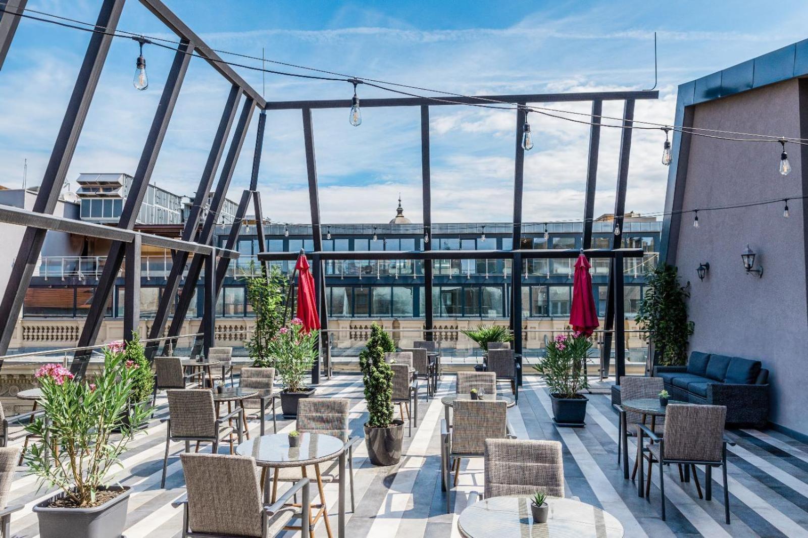 Ramada By Wyndham Budapest City Center Budapeste Exterior foto
